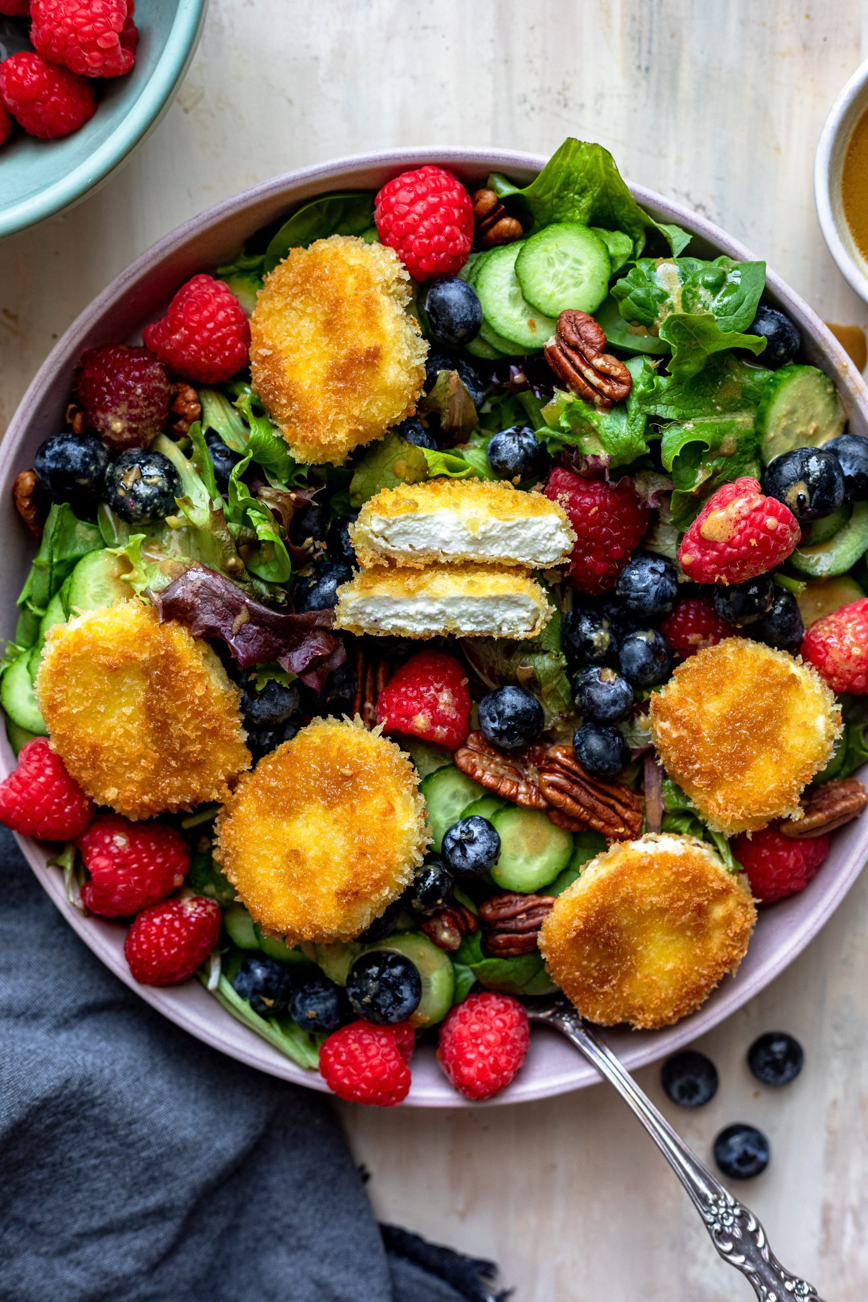 fried goat cheese and berry salad with balsamic 